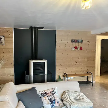 La Jassette 7 Apartman *